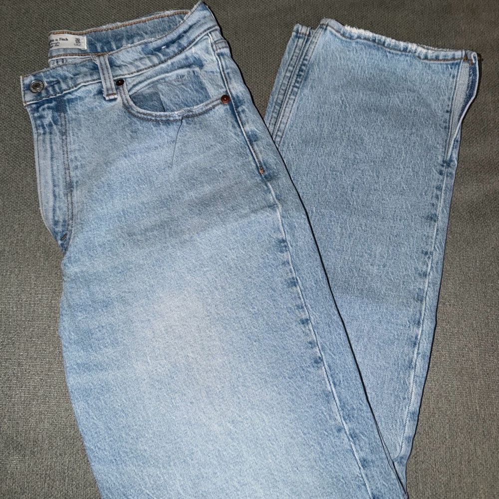 Abercrombie & Fitch 90’s Straight Ultra High-Rise Jeans